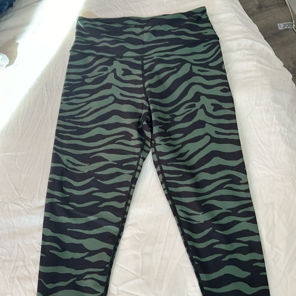 NWOT AQUA Leggings